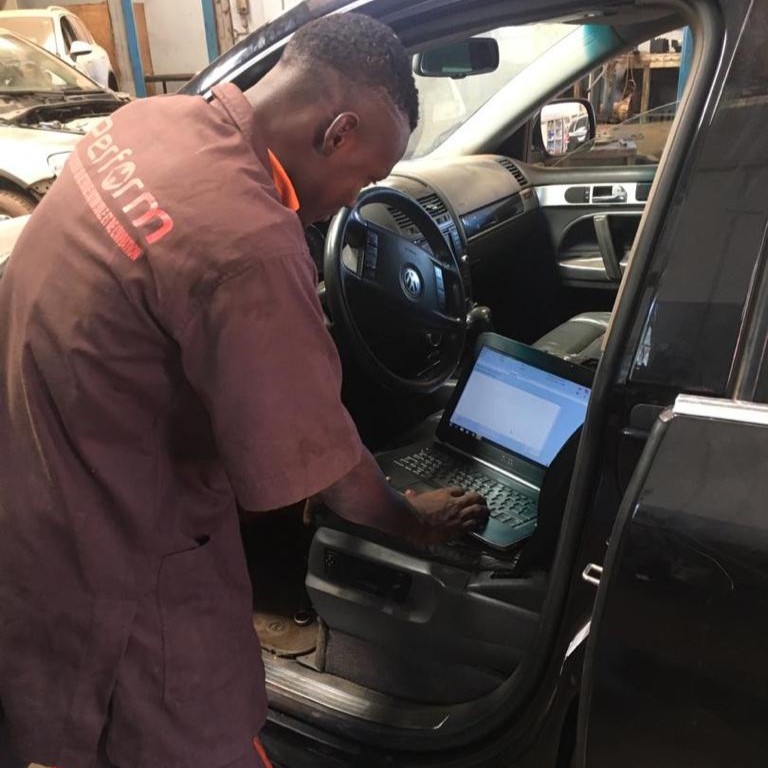 Diagnostique électronique automobile 