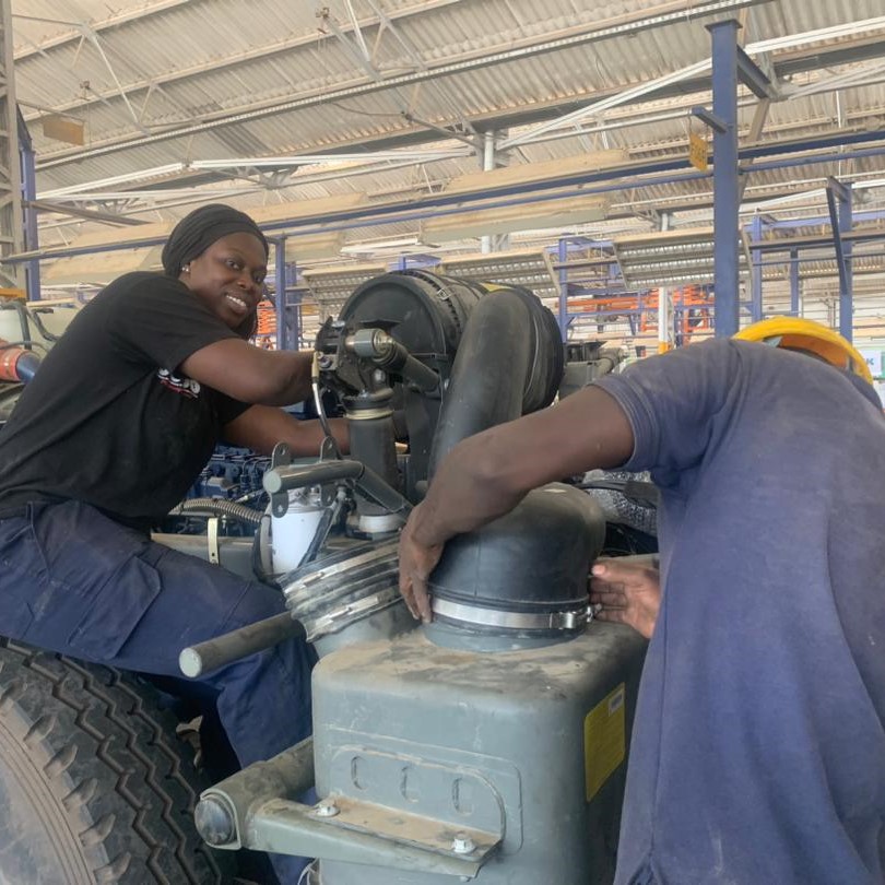 MANE DIOUF, diplômée en CAP / BEP /BT / BTS / LICENCE Mécatronique recruter à CCBM